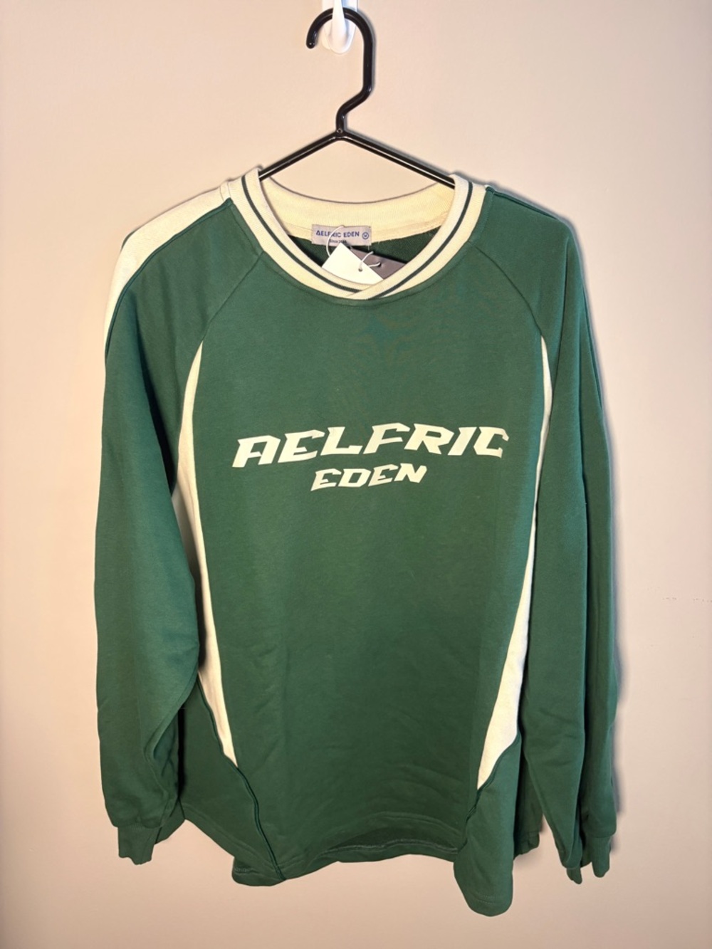 Aelfric Eden Green Crewneck Sweatshirt with Cream Accents